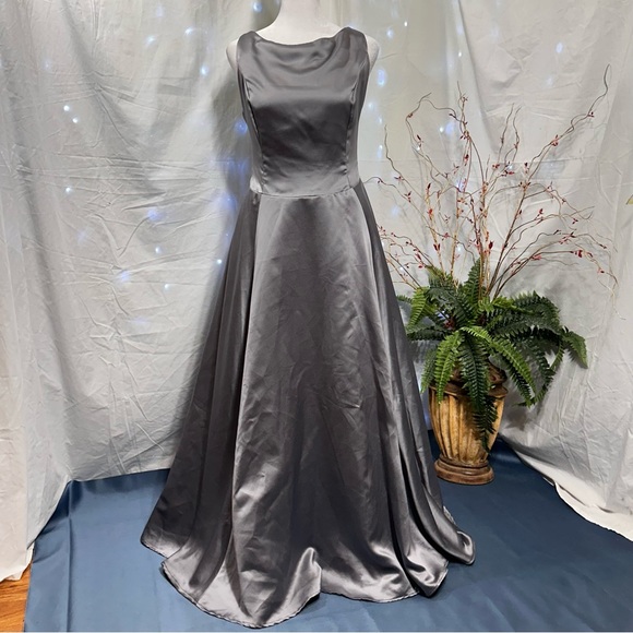 Watters and Watters Dresses & Skirts - Waters and Watters Formal Dress